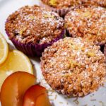 Plum muffins with crumble